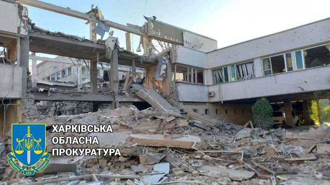 Новости Харькова: оккупанты обстреляли учебное заведение, погиб мужчина