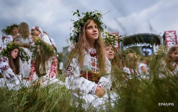 Ивана Купала, также Иванов день – один из главных славянских языческих праздников, позднее приуроченный у Рождеству Иоанна Крестителя.