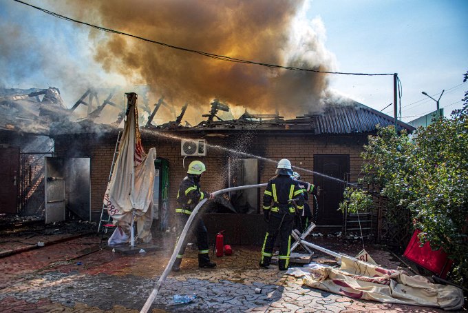 Новости Харькова: пожар в торговом павильоне на 3 микрорайоне города Лозовая