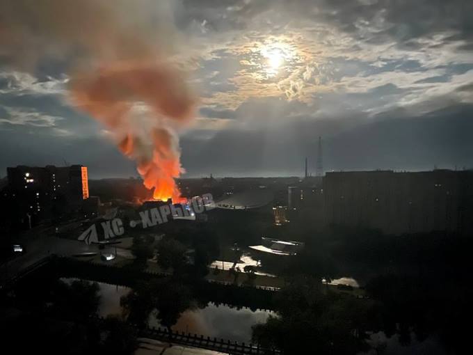 Новости Харькова: спасатели тушат крупный пожар на предприятии 