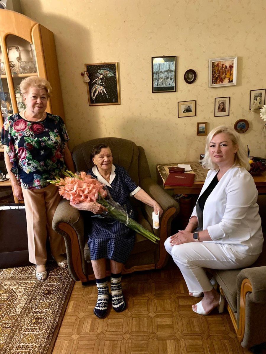 Відзначила 102 рік народження харків'янка, яка підіймала бійців в атаку у Другій світовій