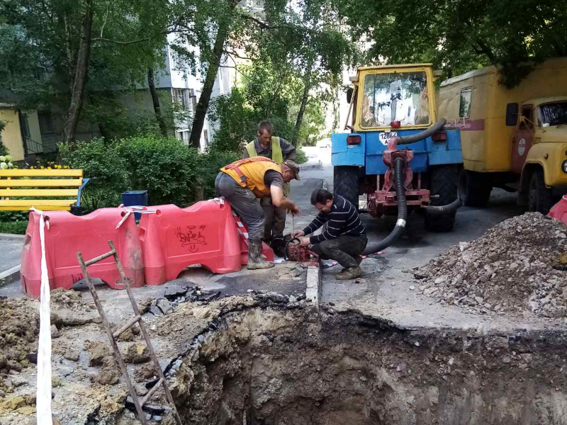 Новини Харькова: у Шевченківському районі відновлюють водопостачання