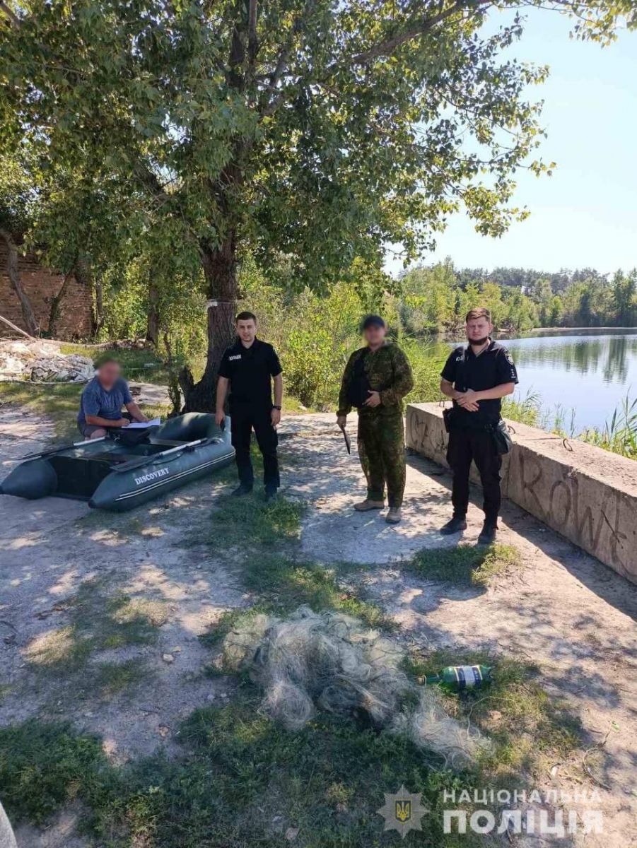 Зловили браконьєра на на Основ’янському озері в Харкові правоохоронці 