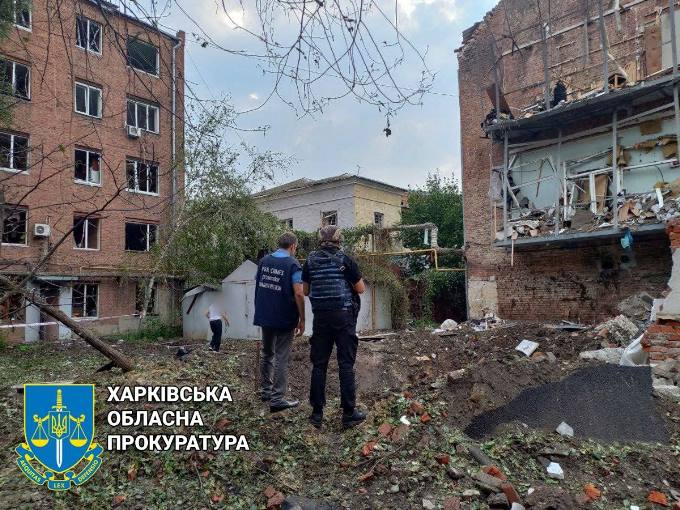 Новини Харкова: фотодокази ракетного удару по центру міста