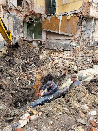 Новини Харькова: газопровод, пошкодженій внаслідок авіаудару у центрі міста, відремонтовано