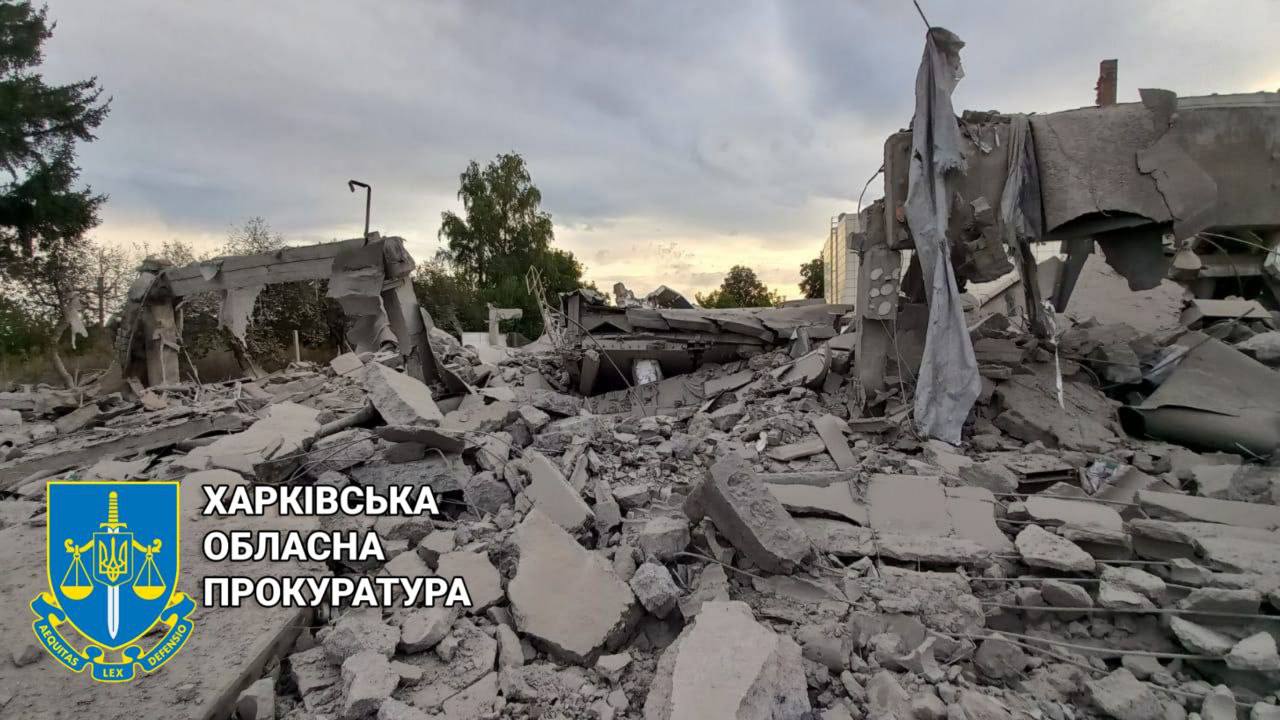 Новини Харькова: ракетний удар зрайнував учбовий заклад в Дергачах