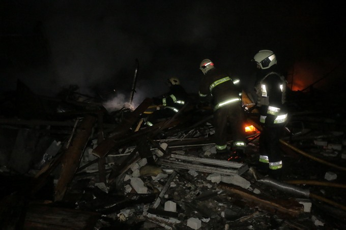 Пожар на территории гаражного кооператива в Киевском районе Харькова после обстрела 22 сентября