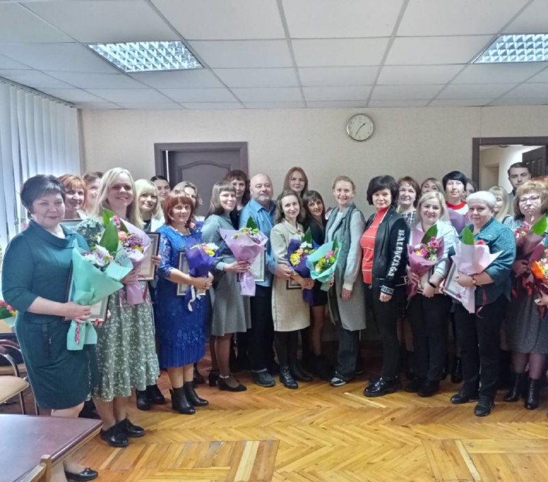 Привітали харківських педагогів зі святом у Основ'янському районі