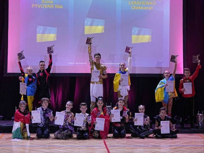 Харківські спортсмени вибороли медалі на Кубку світу з акробатичного рок-н-ролу серед дорослих, юніорів та юнаків