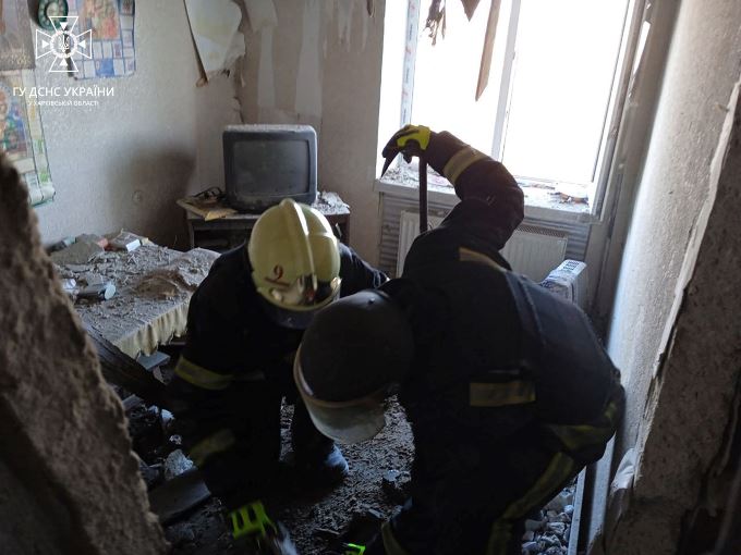 У Ківшарівці Харківської області тіло загиблої жінки дістали з-під завалів п’ятиповерхівки
