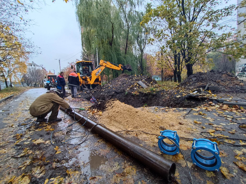 Новини Харкова: комунальники оперативно усувають пошкодження на водоводах