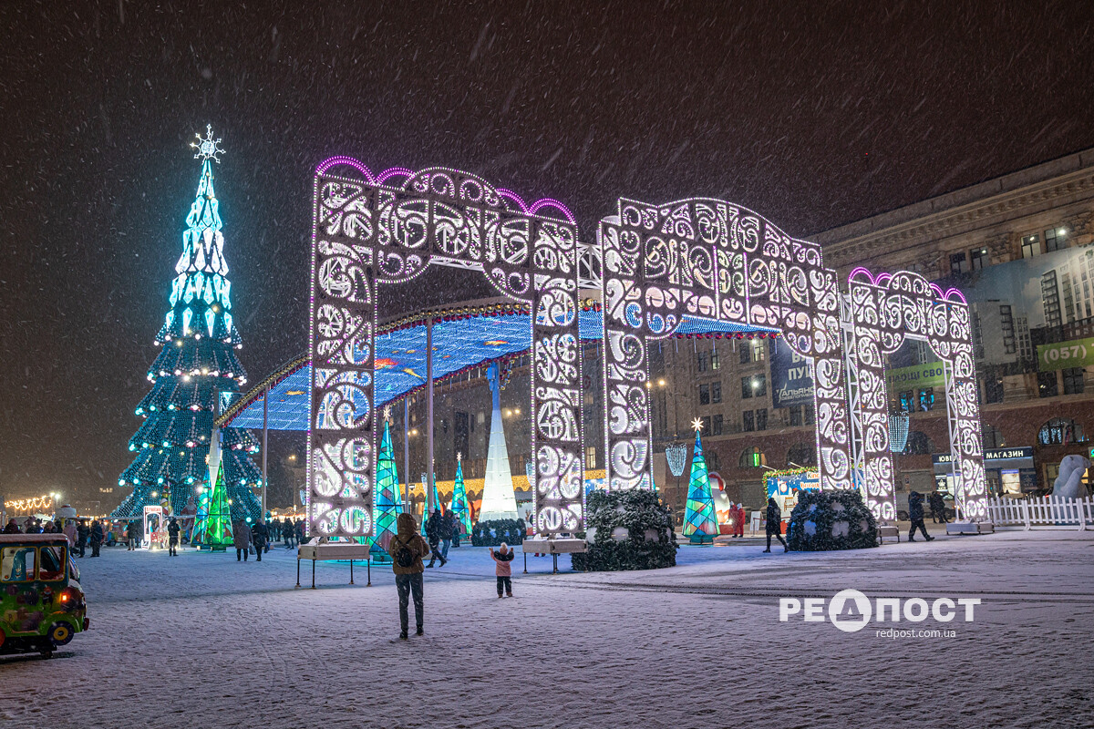 Новогодняя елка на слощади Свобод в Харькове