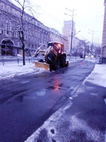 Новини Харкова: сніг прибирають понад дві тисячі комунальників