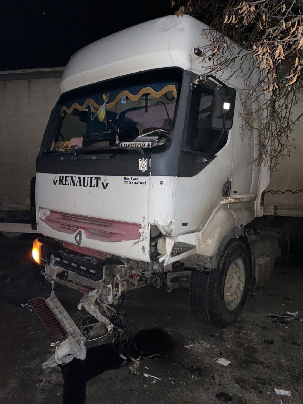 ДТП Харків: врізалася у авто Hyundai вантажівка Renault, ледь не вбив трьох жінок та чоловіка