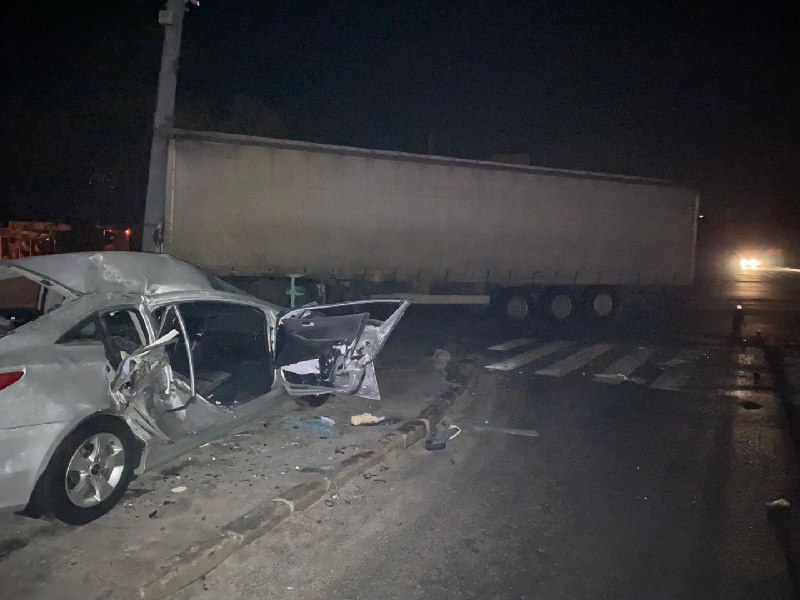 ДТП Харків: врізалася у авто Hyundai вантажівка Renault, ледь не вбив трьох жінок та чоловіка