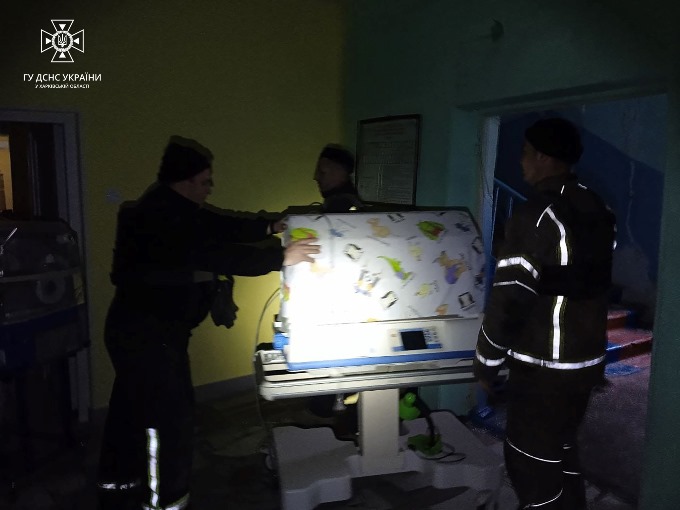 Як рятували обладнання зруйнованої обстрілом лікарні у Куп’янську
