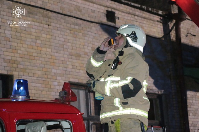 У Харкові на вулиці Шевченко у ніч на 19 грудня гасили масштабну пожежу