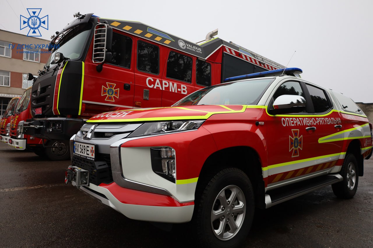 Передані новітні спецавтомобілі харківським пожежникам