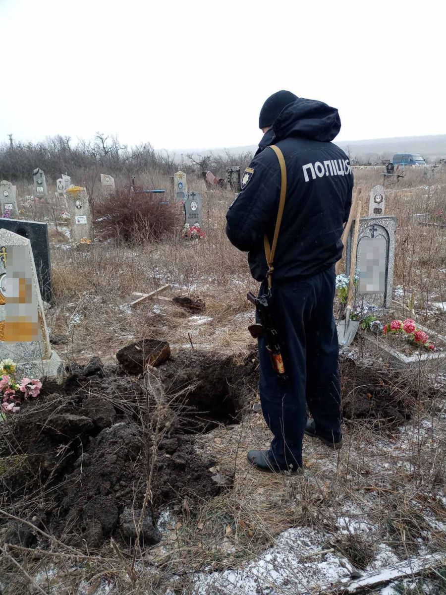Загинула вдома від снаряду окупантів жінка на Харківщині, її рештки вилучені правоохоронцями