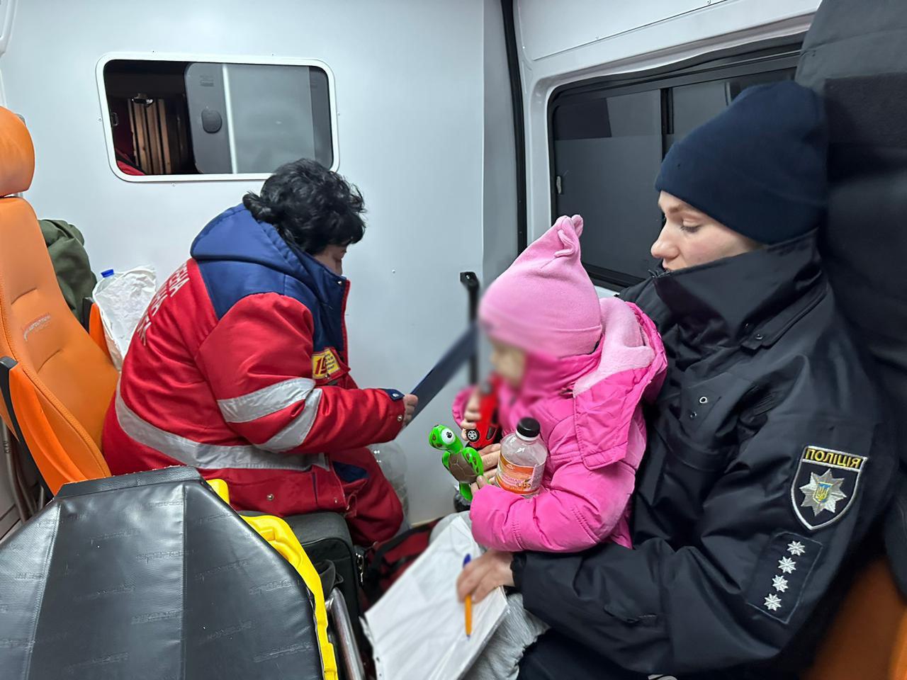 Харківські поліцейські подбали про трирічну дитину, яка залишилась без батьківського догляду
