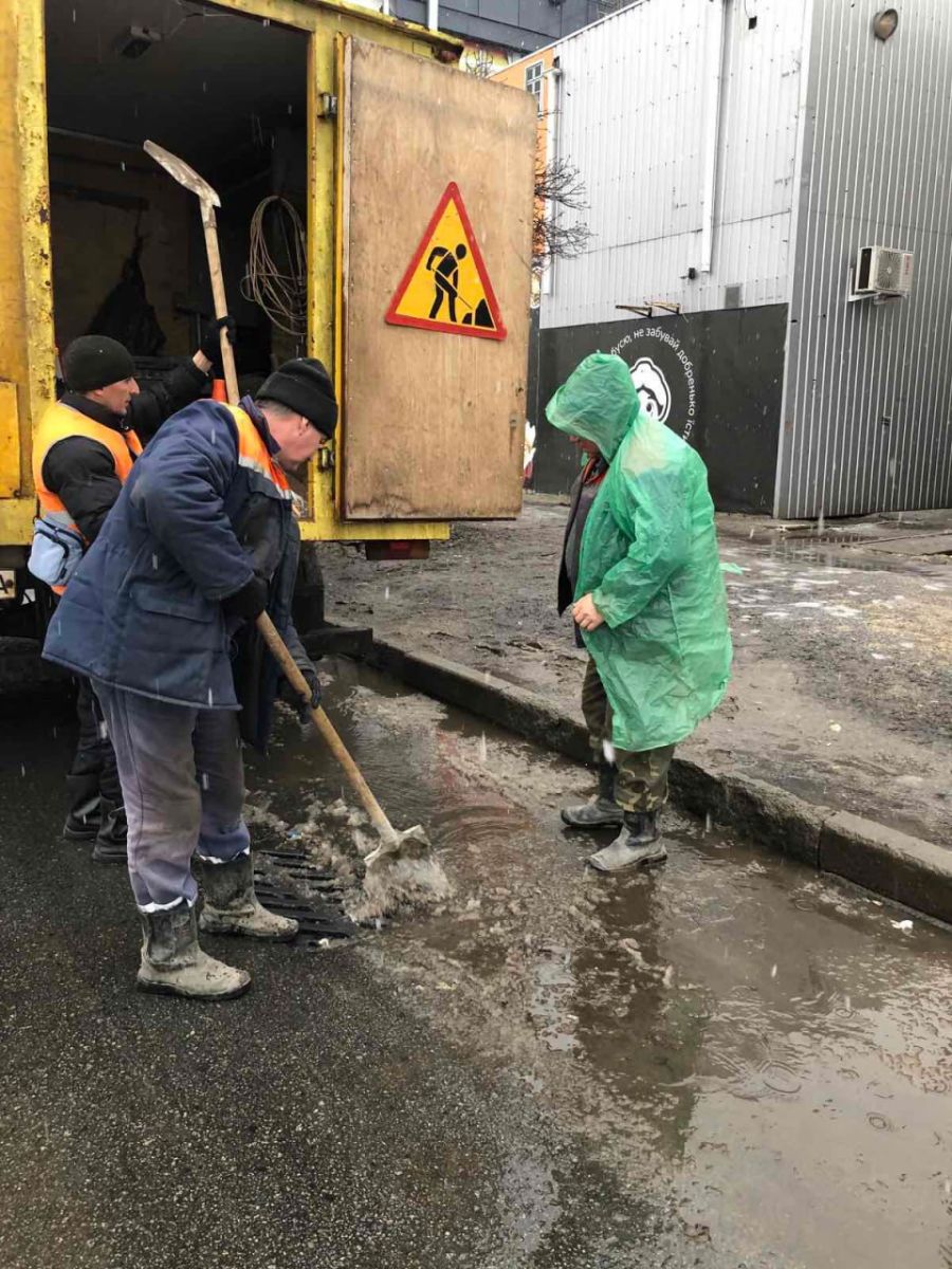 Відновили зливову каналізацію на вулицях та проспктах Харкова комунальники