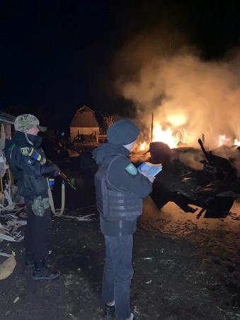 Слідчі фіксують наслідки ворожих обстрілів на території Харківщини