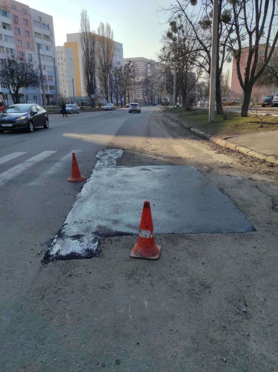Стало відомо, на яких вулицях Харкова відновили покриття комунальники міста
