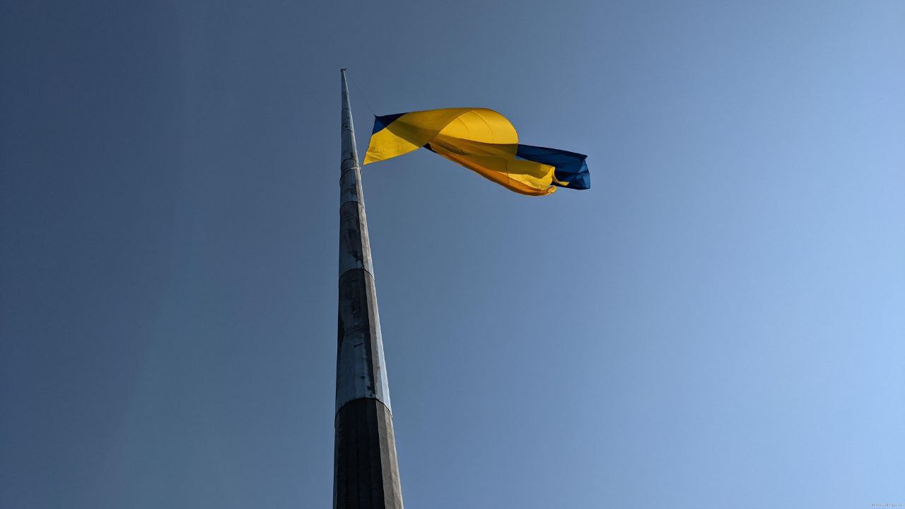 На найвищому флагштоку України у Харкові перевірили прапор