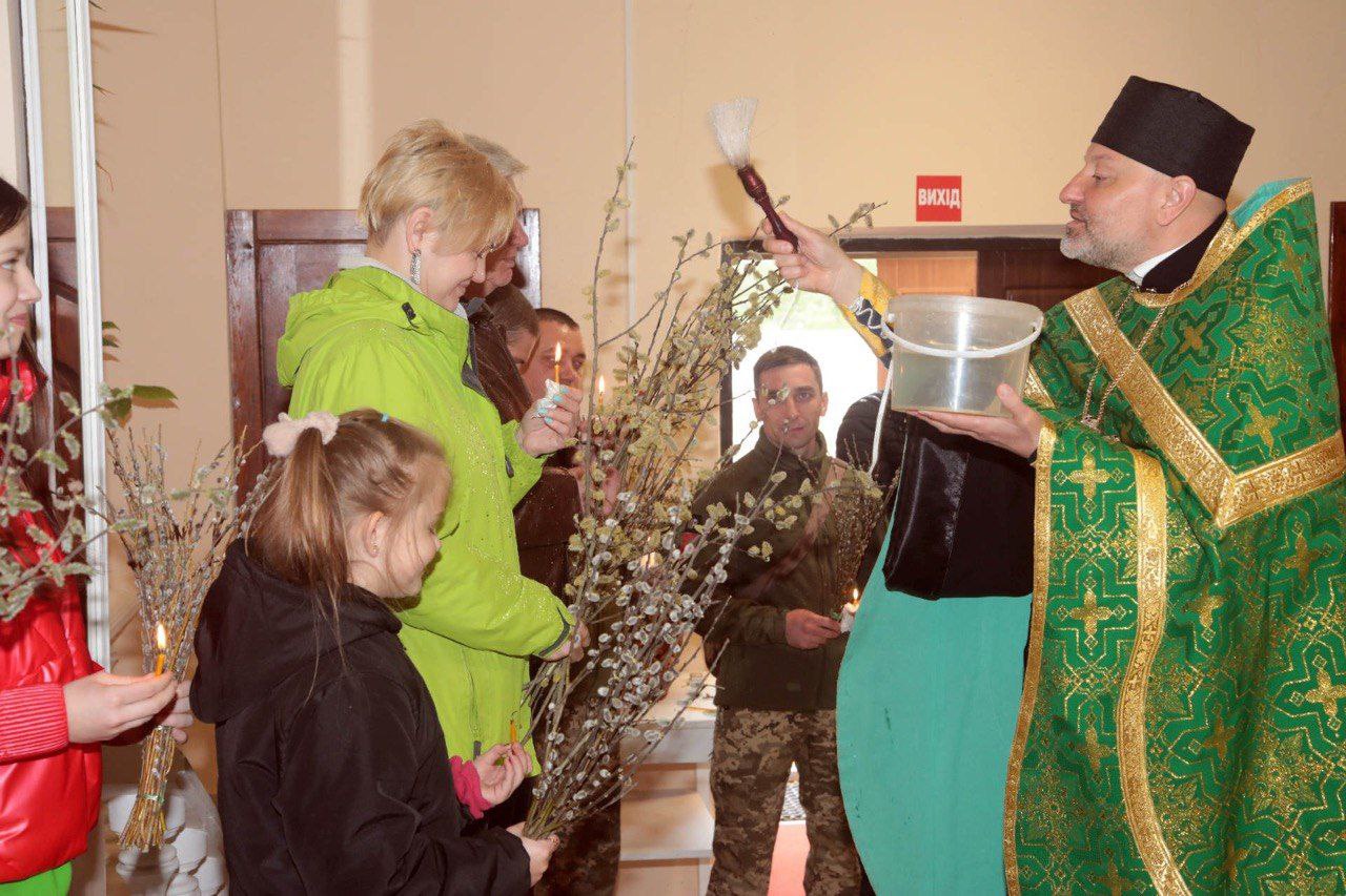 Богослужіння у Чугуєві: духовна підтримка для захисту України
