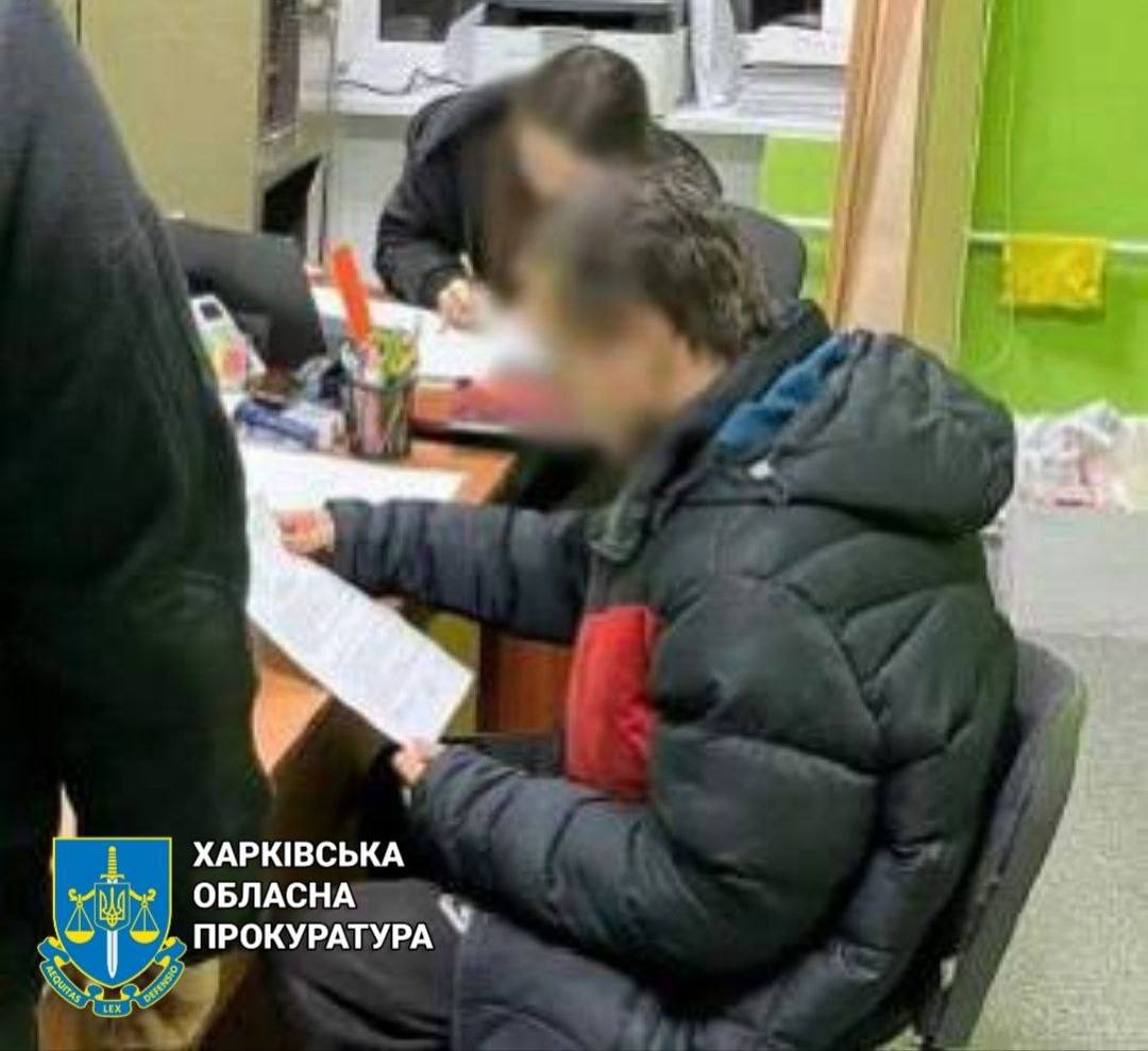 На Харківщині прокурори домоглись покарання для народного міліціонера, який намагався побудувати кар’єру правоохоронця під час окупації