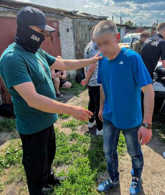 Харківські правоохоронці припинили діяльність злочинної групи наркозбувачів