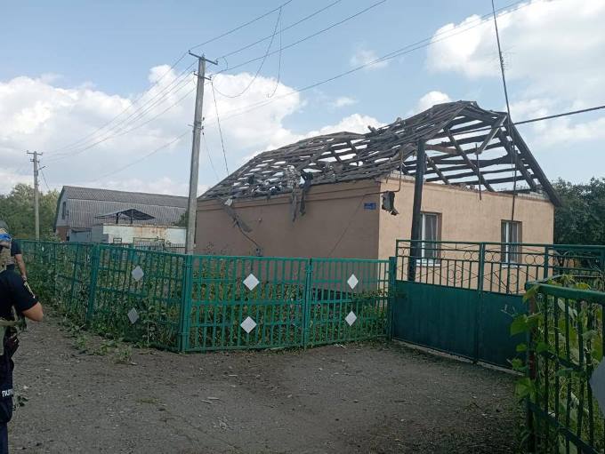 Фото наслідків ворожого обстрілу села Одноробівка в Харківській області