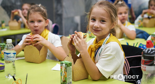 Раціон харчування в школі: що діти отримують на їжу