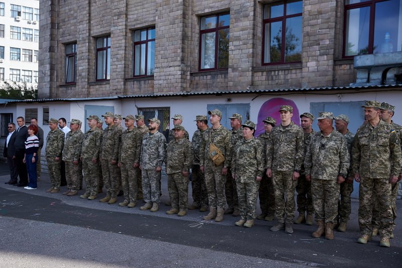 Відзначив військовослужбовців 164-ї радіотехнічної Слобідської бригади мер Харкова Ігор Терехов