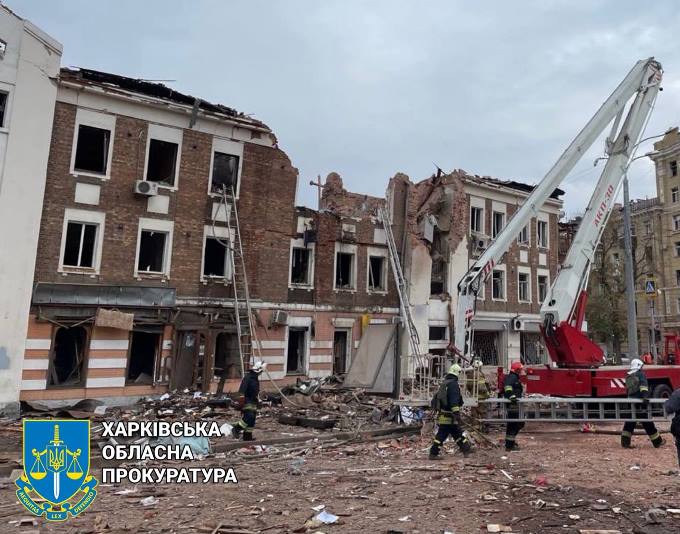 Фото наслідків ракетних ударів по житлових будинках у Київському та Основ’янському районах м. Харкова