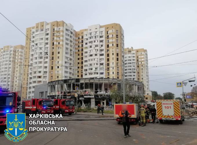 Фото наслідків ракетних ударів по житлових будинках у Київському та Основ’янському районах м. Харкова