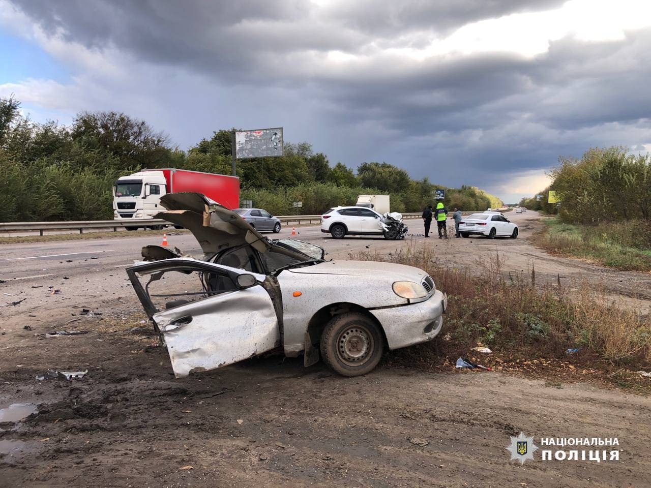 ДТП Харків: Розірвало автівку у аварії Daewoo Lanos, Mazda СХ5, Renault Laguna та ВАЗ -2106