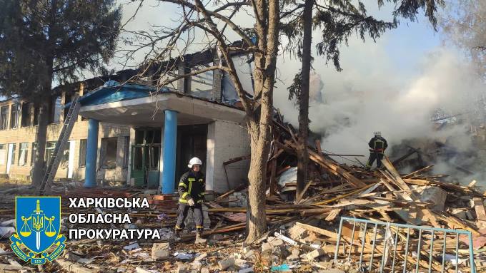 Навчальний заклад у смт Борова, зруйнований ворожим обстрілом