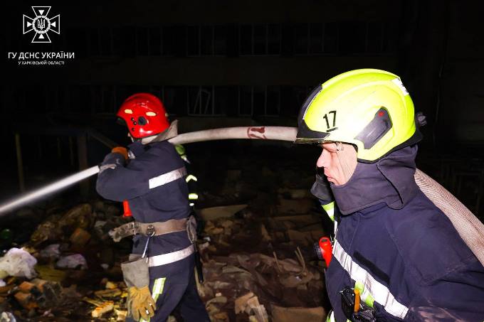 Рятувальники ліквідували наслідки ракетного удару по Харкову