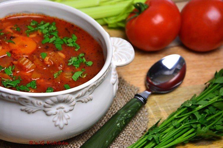 Як приготувати пісний суп з томатами та селерою