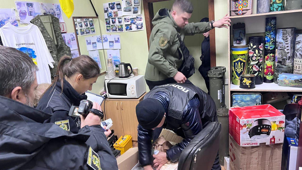 На Харківщині викрили псевдоблагодійників, які заробляли на гуманітарних авто