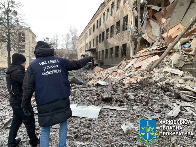 Прокурори працюють на місцях ракетних ударів по Харкову