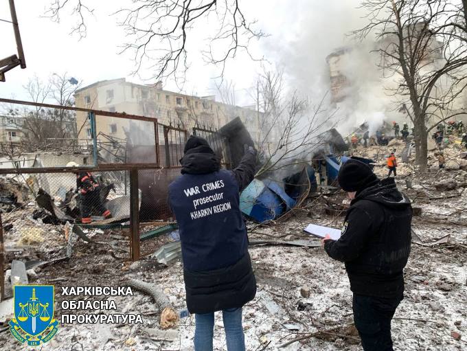 Прокурори працюють на місцях ракетних ударів по Харкову