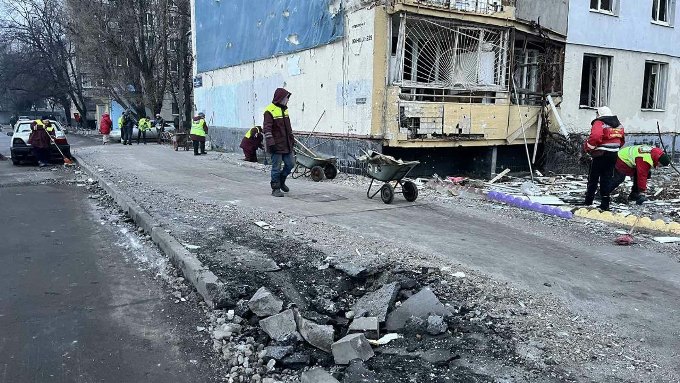 Зранку 31 січня комунальні підприємства міста усувають наслідки авати «шахедів» по Харкову