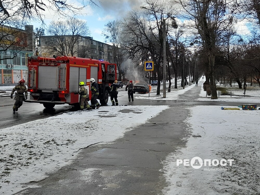 У Харкові на проспекті Альошина сталася пожежа в автомобілі