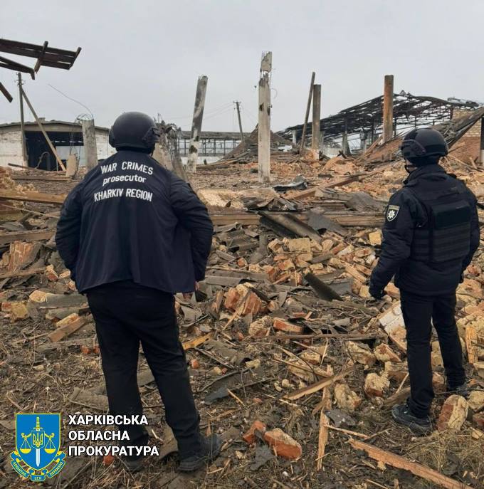 7 лютого близько 6:00 окупанти здійснили авіаудари по селищу Григорівка Куп'янського району. В результаті пошкоджені житлові будинки.