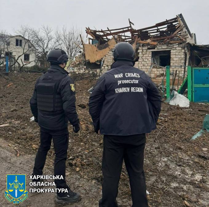 7 лютого близько 6:00 окупанти здійснили авіаудари по селищу Григорівка Куп'янського району. В результаті пошкоджені житлові будинки.