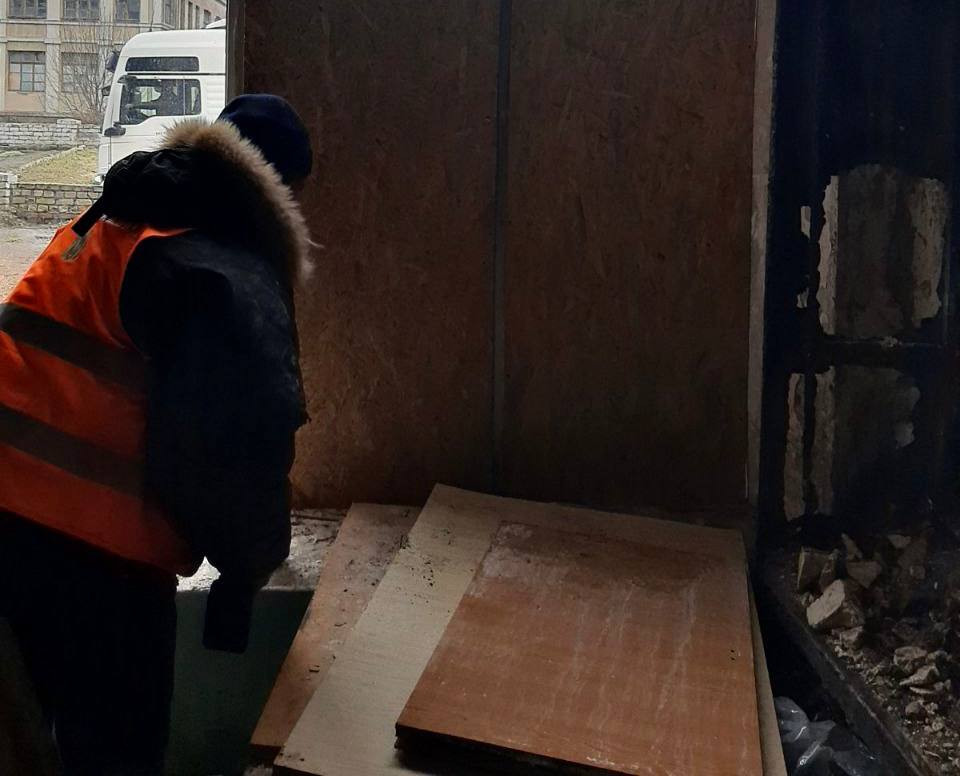 Закрили всі вікна у пошкоджених навчальних закладах ремонтники: Новини Харкова