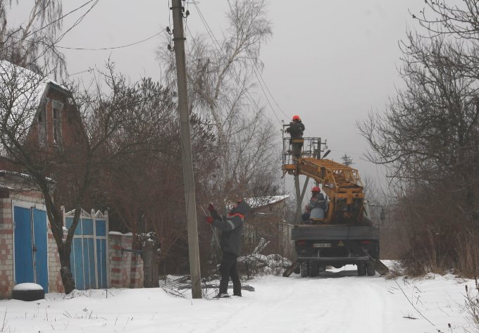 У Великих Проходах відновлено 60% електромережі