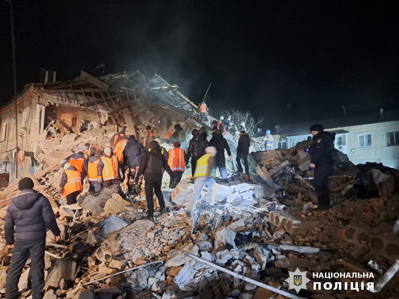 Вбили двох цивільних громадян окупанти на Харківщині, фото зруйнованої будівлі